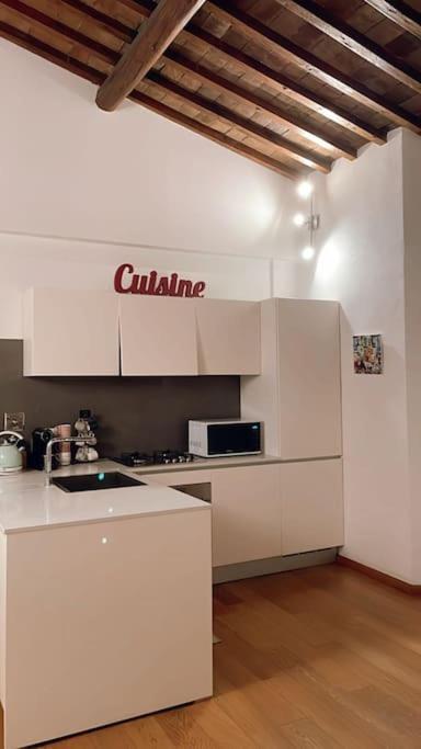Romantic In Apartment Florenz